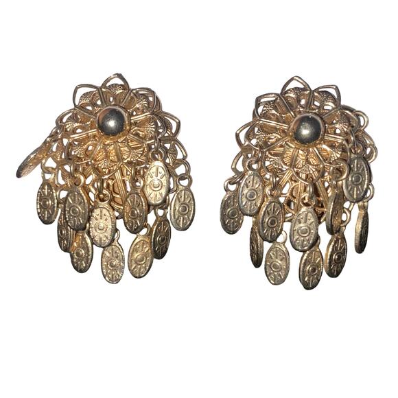 4 pairs of vintage cluster clip-on earrings (Black, Gold, Cream, Rose Gold) - Picture 4 of 7